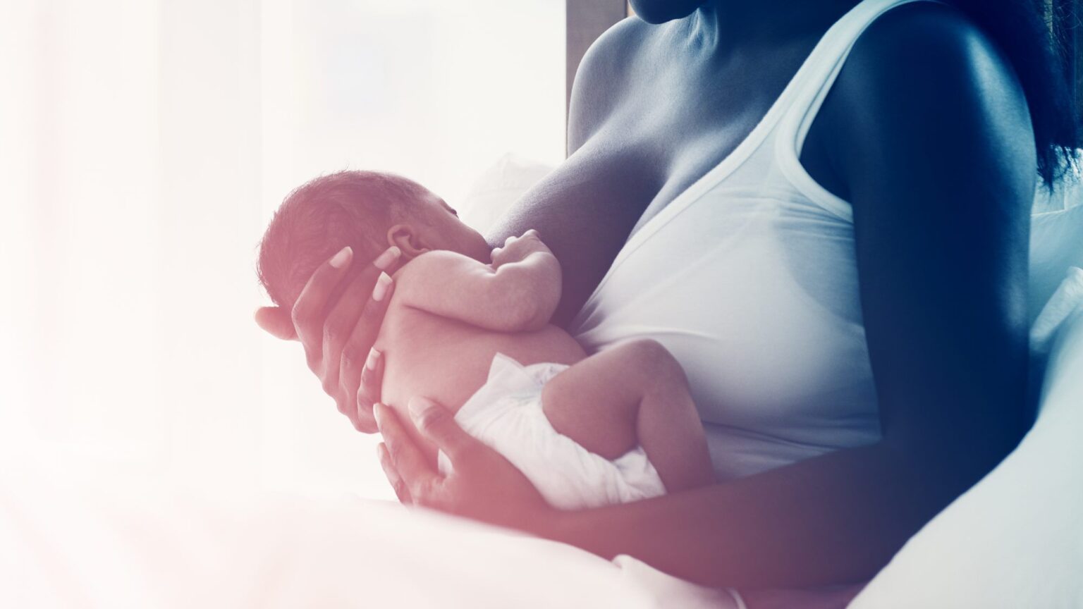 Une jeune femme de 28 ans qui n'a pas été vaccinée parce qu'elle craignait que le vaccin n'affecte son fils allaitant meurt du COVID