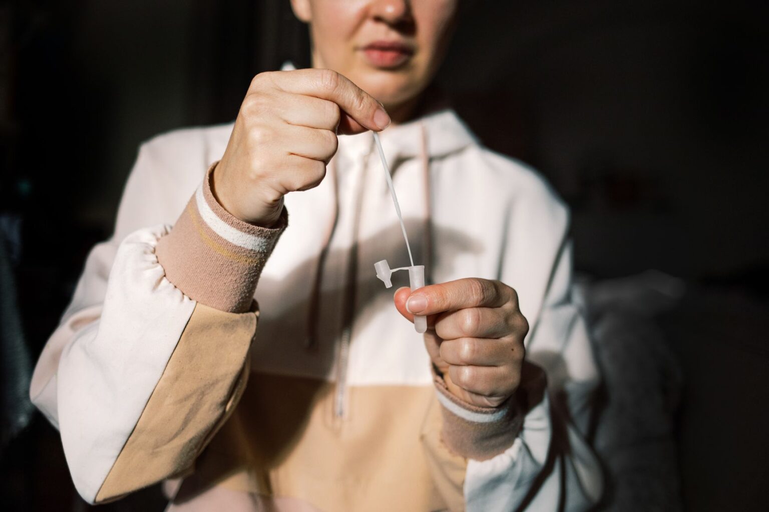 Quand devriez-vous tester (et éventuellement retester) après avoir été exposé au COVID-19 ? Quand devriez-vous tester (et éventuellement retester) après avoir été exposé au COVID-19 ?