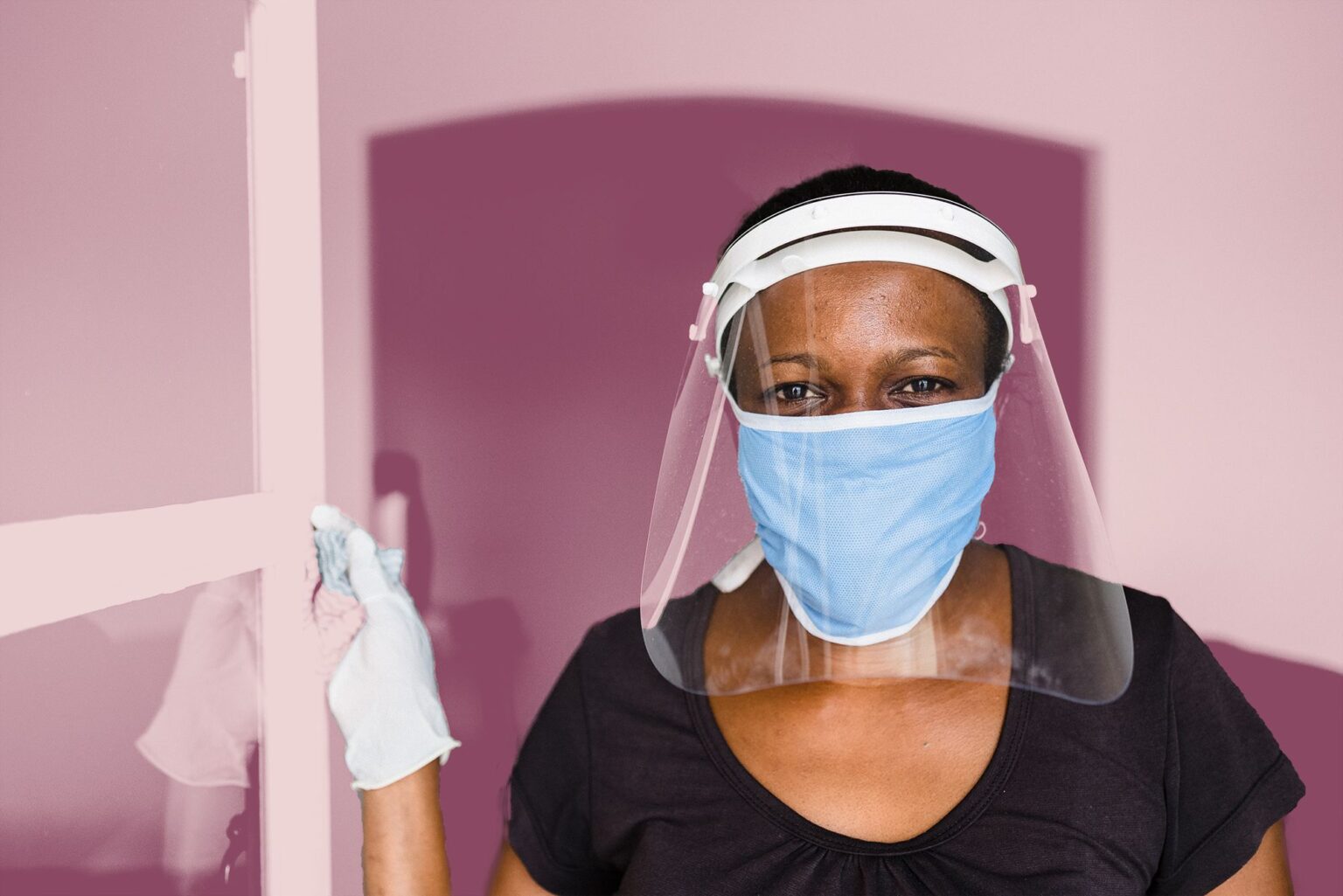 Un écran facial est-il une meilleure protection contre le coronavirus qu’un masque facial ? Un écran facial est-il une meilleure protection contre le coronavirus qu'un masque facial ?