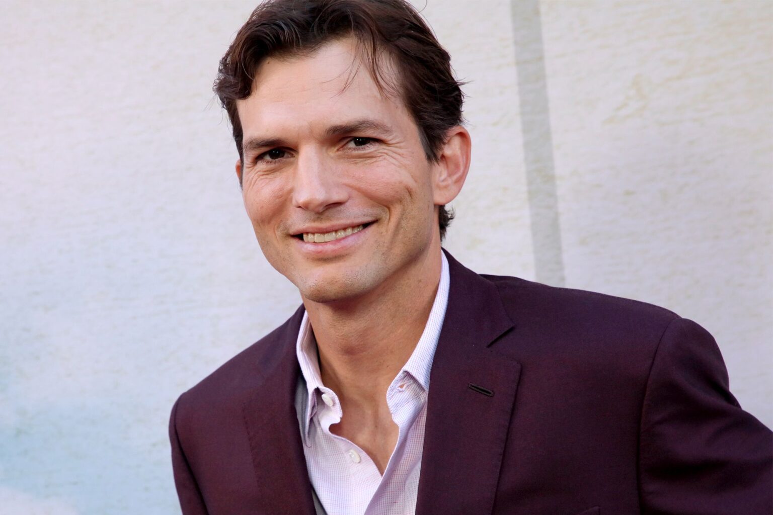 Qu'est-ce que la vascularite?  Ashton Kutcher révèle sa lutte passée contre une maladie auto-immune rare