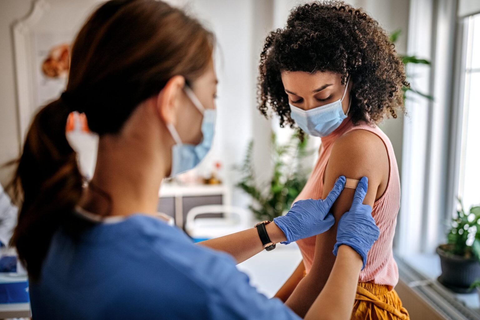 De nouveaux boosters Covid ont été publiés avant les tests sur l’homme, mais les experts disent qu’ils sont toujours en sécurité De nouveaux boosters Covid ont été publiés avant les tests sur l'homme, mais les experts disent qu'ils sont toujours en sécurité