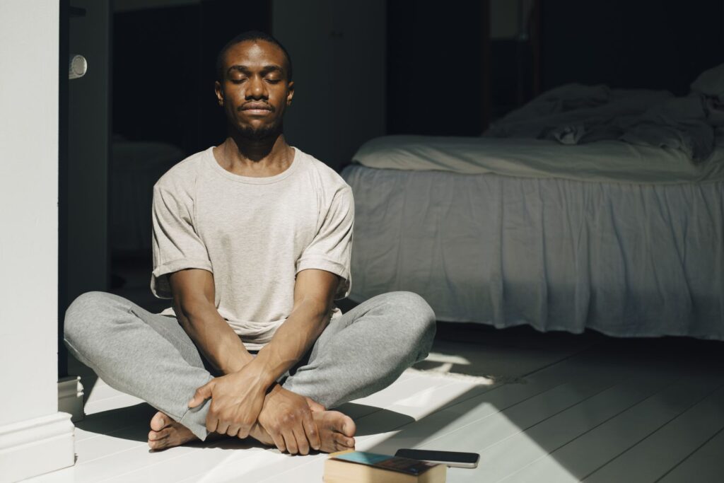 Étude : La méditation de pleine conscience fonctionne aussi bien qu'un antidépresseur commun pour réduire l'anxiété