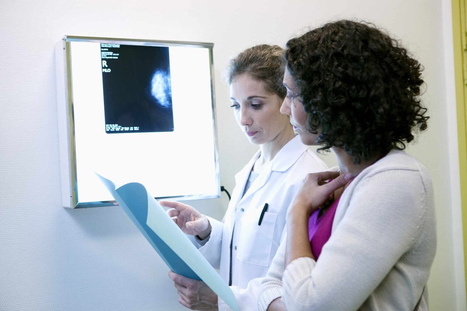 Des masses mammaires bénignes peuvent augmenter le risque de cancer du sein à long terme, selon la recherche
