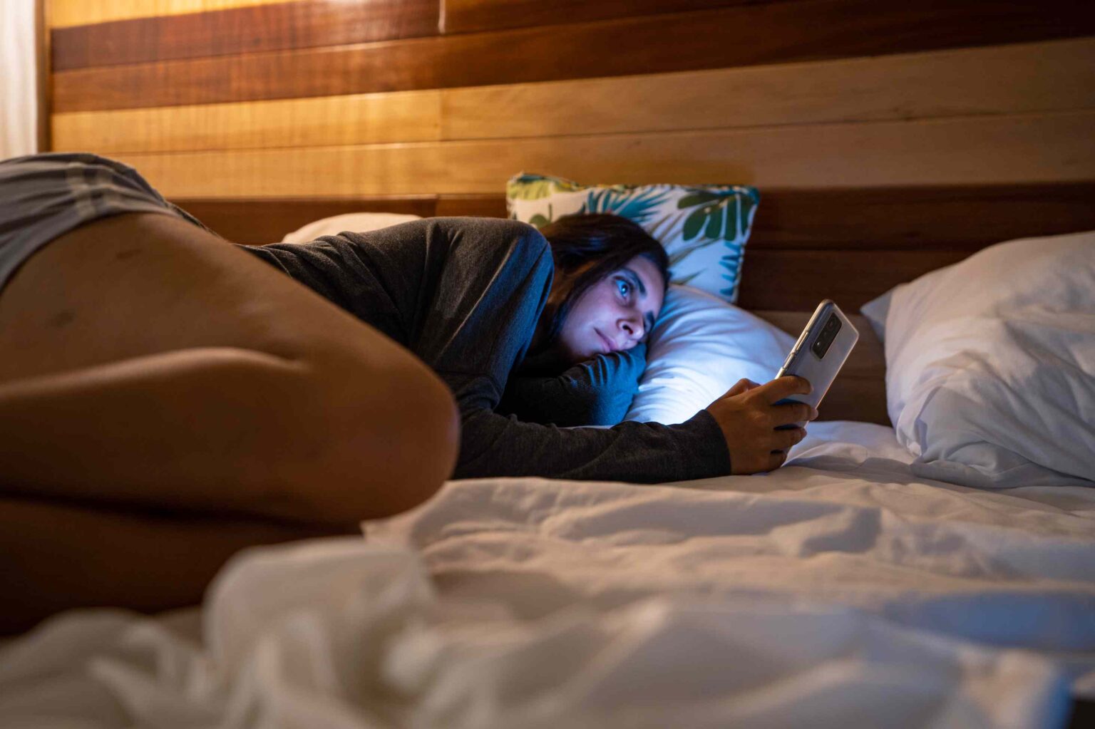 Étude : Insomnie liée à un risque accru de crise cardiaque, en particulier chez les femmes