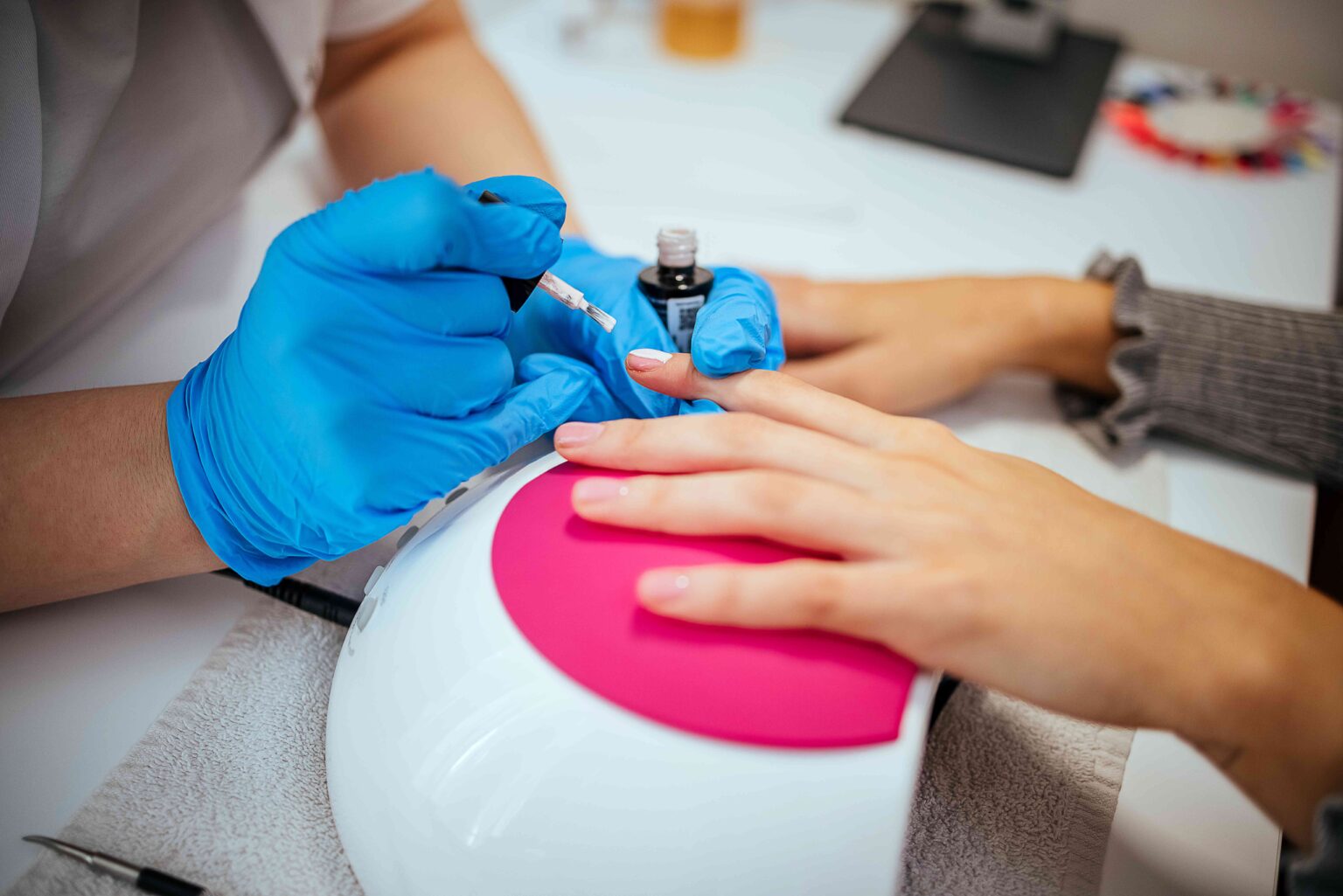 Les manucures sont-elles sûres ? Les experts recommandent d’examiner les risques pour la santé avant de prendre rendez-vous Les manucures sont-elles sûres ? Les experts recommandent d'examiner les risques pour la santé avant de prendre rendez-vous