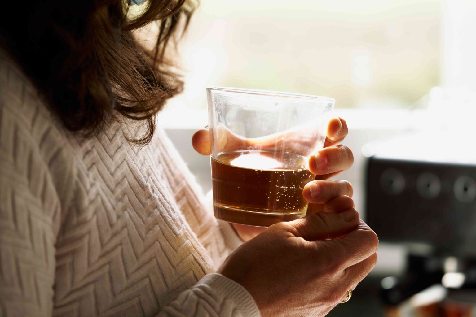 Étude : Les personnes anxieuses sont plus susceptibles de présenter des symptômes de troubles liés à la consommation d’alcool Étude : Les personnes anxieuses sont plus susceptibles de présenter des symptômes de troubles liés à la consommation d'alcool