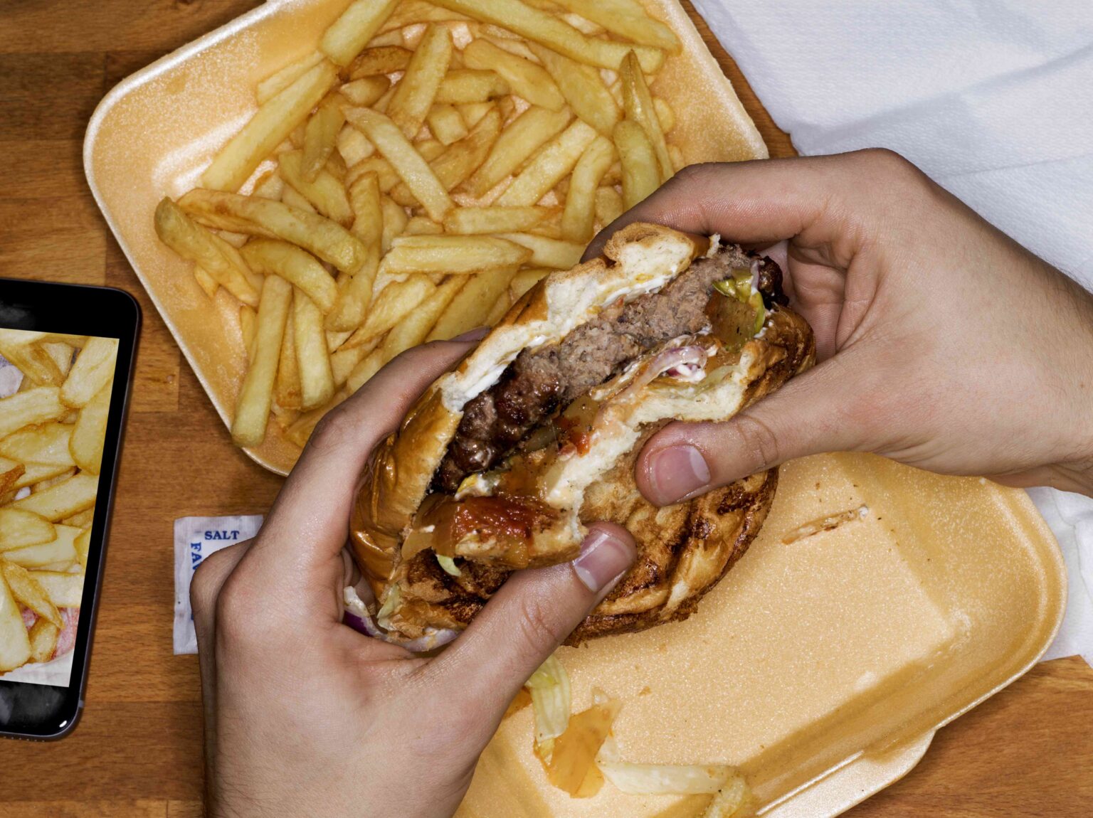 Pourquoi les diététistes s’inquiètent de la popularité des vidéos Mukbang Pourquoi les diététistes s'inquiètent de la popularité des vidéos Mukbang