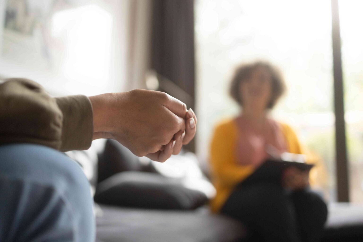 Les taux de suicide chez les jeunes ont augmenté au cours de la dernière décennie, les experts préconisent des changements cruciaux Les taux de suicide chez les jeunes ont augmenté au cours de la dernière décennie, les experts préconisent des changements cruciaux