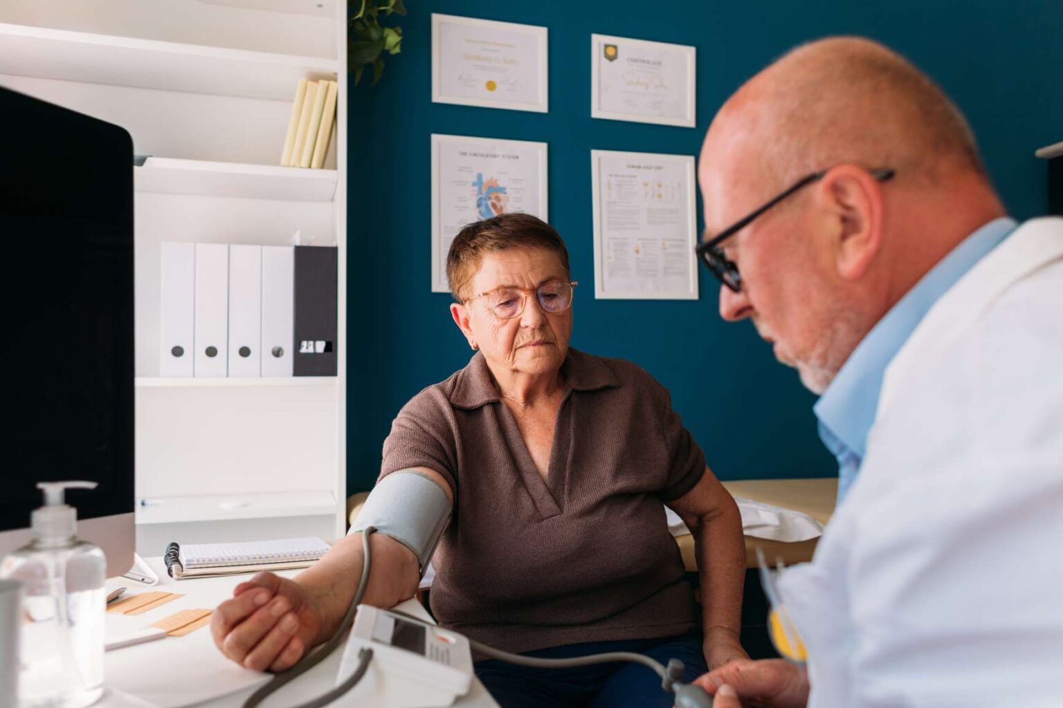 Le COVID pourrait aider à déclencher une nouvelle apparition d’hypertension artérielle, selon une nouvelle recherche Le COVID pourrait aider à déclencher une nouvelle apparition d’hypertension artérielle, selon une nouvelle recherche