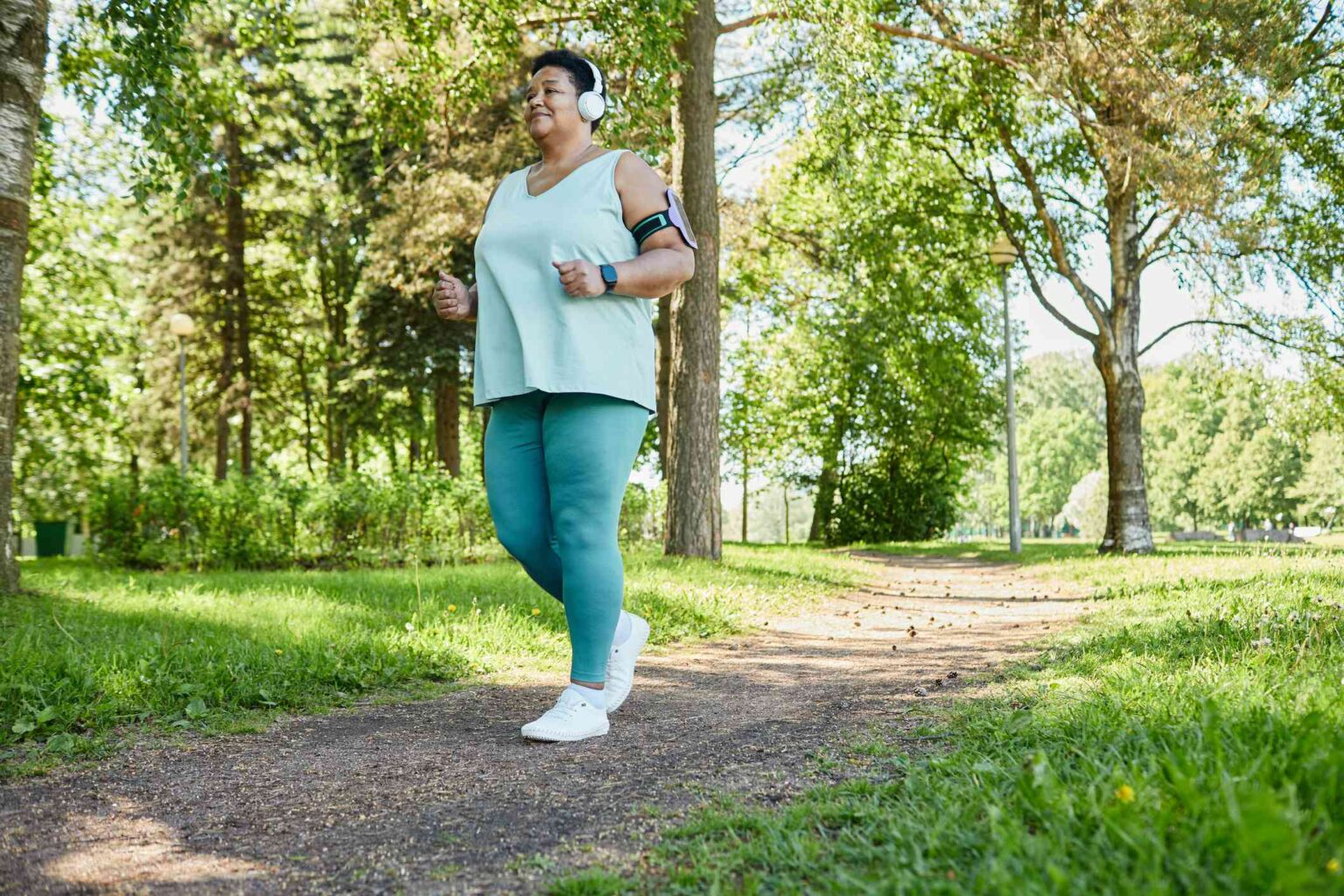 Qu’est-ce qu’une bonne forme de marche ?  Conseils d'experts sur la posture, le placement des pieds et le choix des chaussures