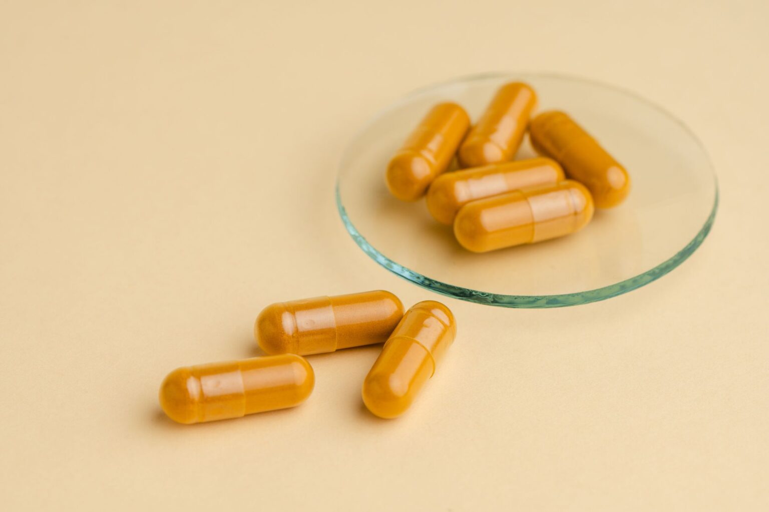 Curcuma pour l'indigestion : un supplément peut réduire l'acide gastrique ainsi que les médicaments en vente libre