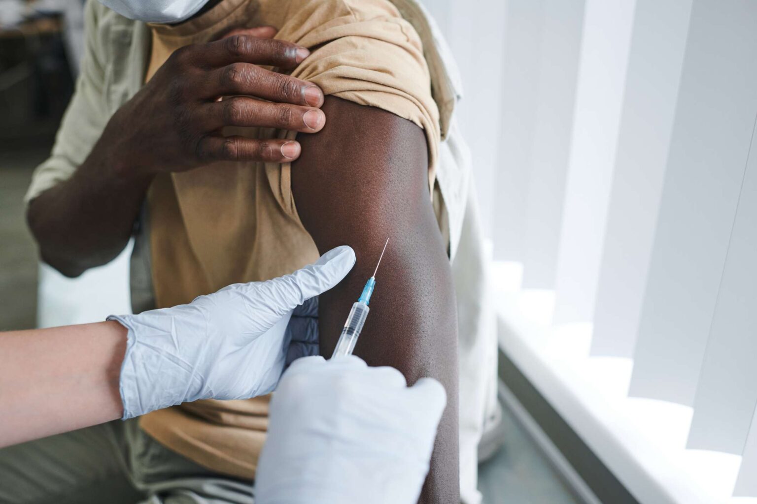Vaccins d’automne 2023 : quand se faire vacciner contre le COVID, la grippe et le VRS Vaccins d'automne 2023 : quand se faire vacciner contre le COVID, la grippe et le VRS
