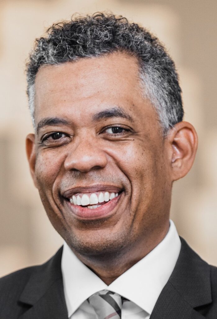 Steven Williams, MD, entre dans l’histoire en tant que premier président afro-américain de l’American Society of Plastic Surgeons Steven Williams, MD, entre dans l'histoire en tant que premier président afro-américain de l'American Society of Plastic Surgeons