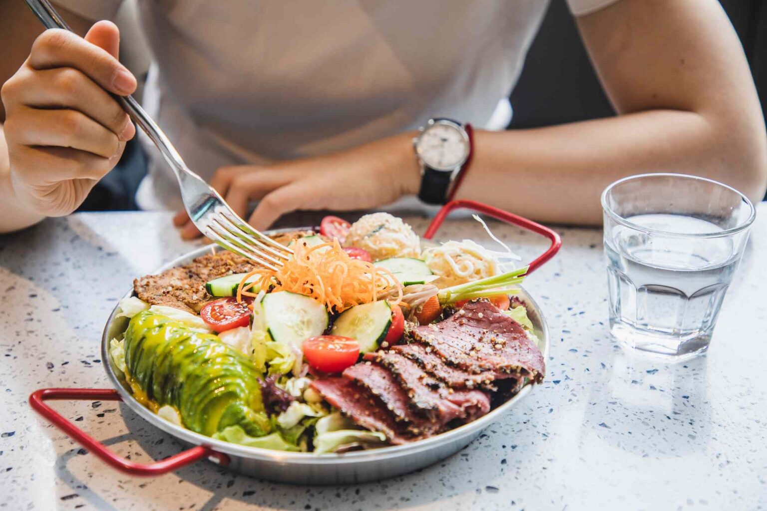 Séquençage des aliments : comment l’ordre dans lequel vous mangez vos aliments peut affecter la glycémie Séquençage des aliments : comment l'ordre dans lequel vous mangez vos aliments peut affecter la glycémie