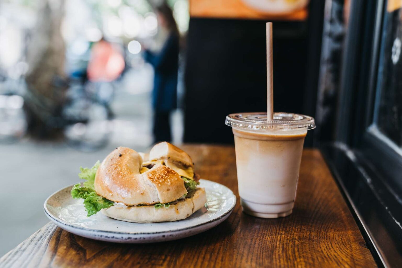Qu'est-ce qu'un bagel évidé et est-il vraiment plus sain ?