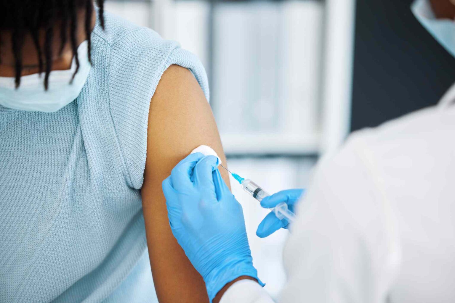 Vous n'avez toujours pas reçu vos vaccins contre la grippe et le COVID ?  C'est le moment, déclare le directeur du CDC