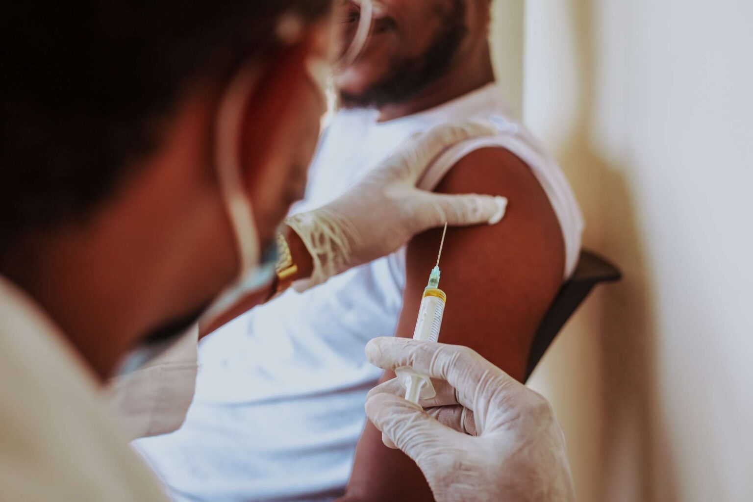 Les cas de grippe, de COVID et de VRS sont en augmentation, mais peu d’Américains sont vaccinés, prévient le CDC Les cas de grippe, de COVID et de VRS sont en augmentation, mais peu d'Américains sont vaccinés, prévient le CDC