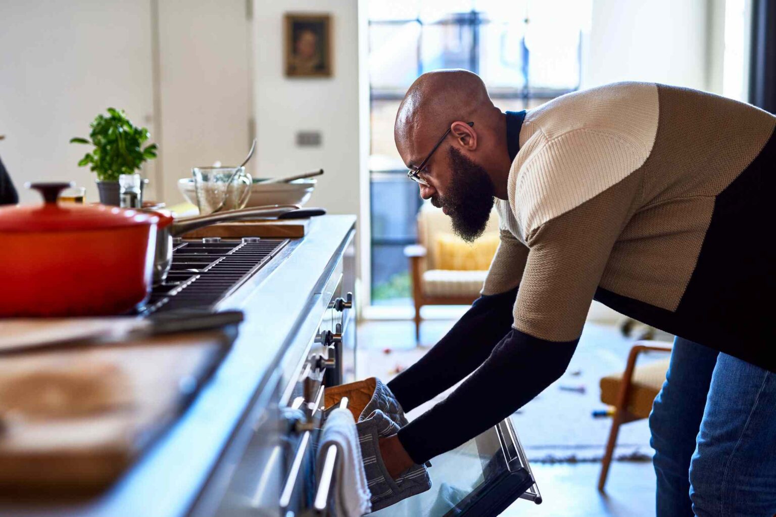 Comment cuisiner à la maison se compare-t-il à un dîner au restaurant en termes de nutrition et de coûts