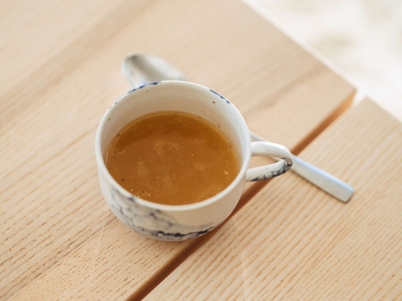 Devriez-vous remplacer votre café du matin par du bouillon d’os ? Devriez-vous remplacer votre café du matin par du bouillon d’os ?