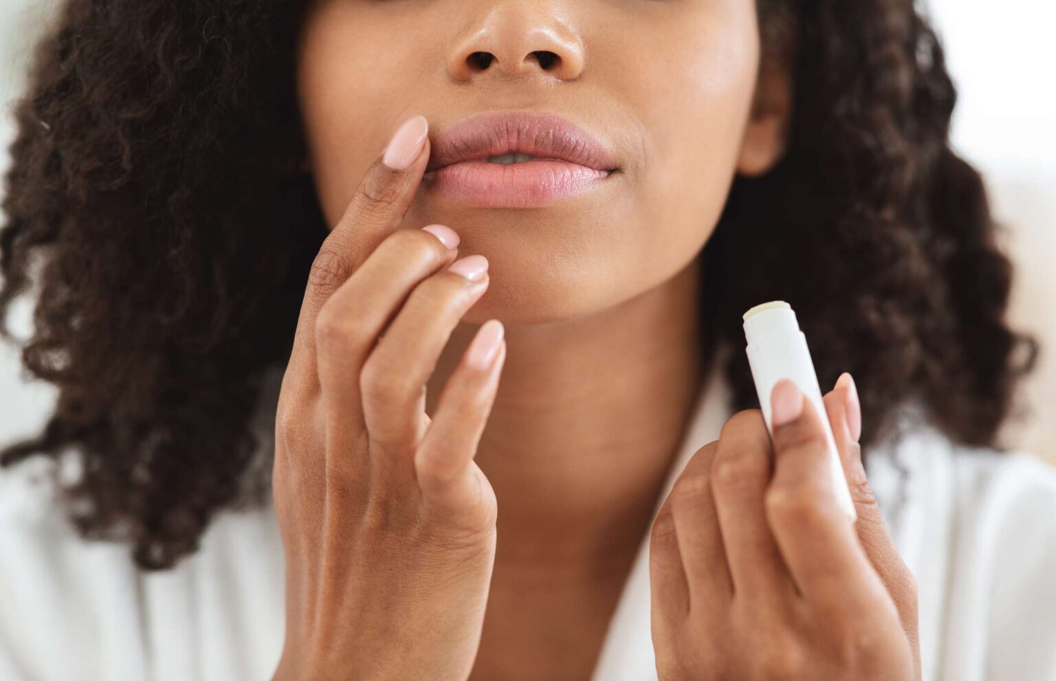 Le baume à lèvres rend-il vos lèvres encore plus sèches et gercées ? Voici ce que disent les dermatologues Le baume à lèvres rend-il vos lèvres encore plus sèches et gercées ? Voici ce que disent les dermatologues