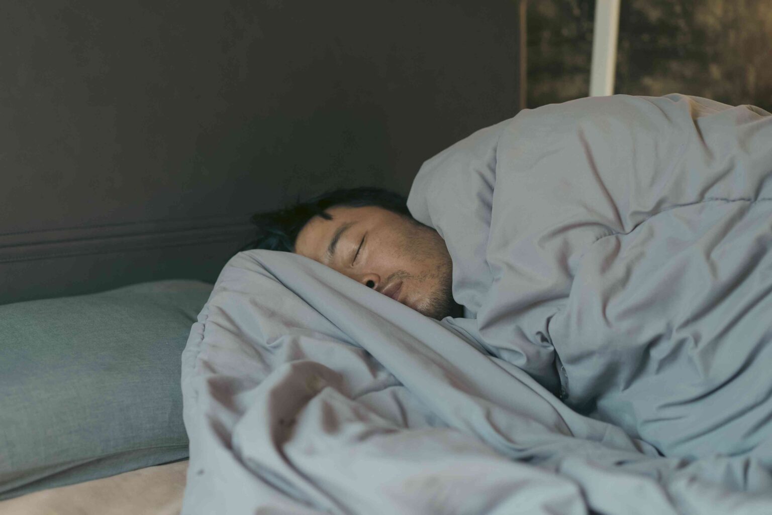 Ne pas dormir suffisamment peut augmenter votre risque de diabète, même si vous mangez sainement Ne pas dormir suffisamment peut augmenter votre risque de diabète, même si vous mangez sainement