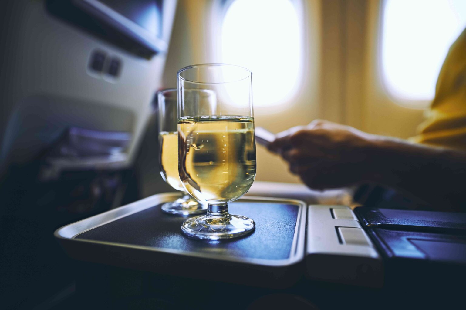Qu'arrive-t-il à votre corps lorsque vous buvez de l'alcool dans un avion ?  Une nouvelle recherche explique