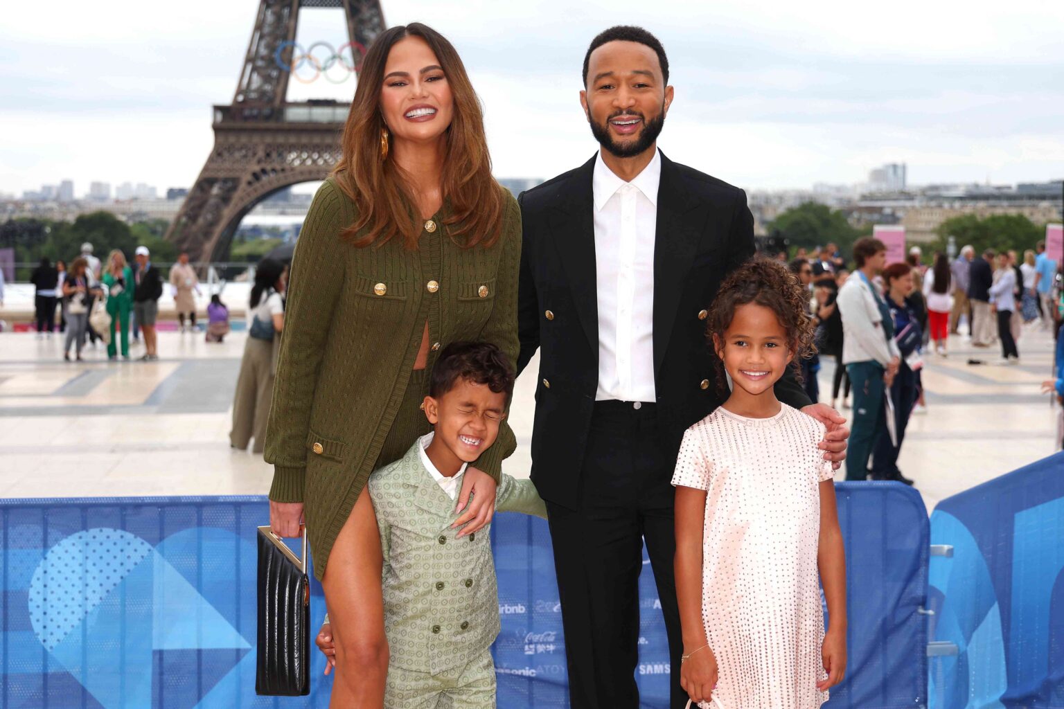 Chrissy Teigen révèle que son fils Miles, 6 ans, est atteint de diabète de type 1 – Ce qu'il faut savoir sur la maladie chez les enfants