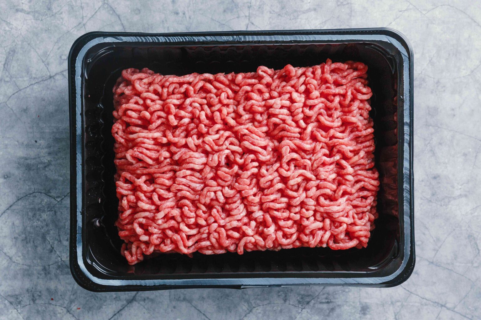 Plus de 160 000 livres de bœuf haché rappelés suite à une épidémie d'E. coli : l'USDA fixe le niveau de risque le plus élevé