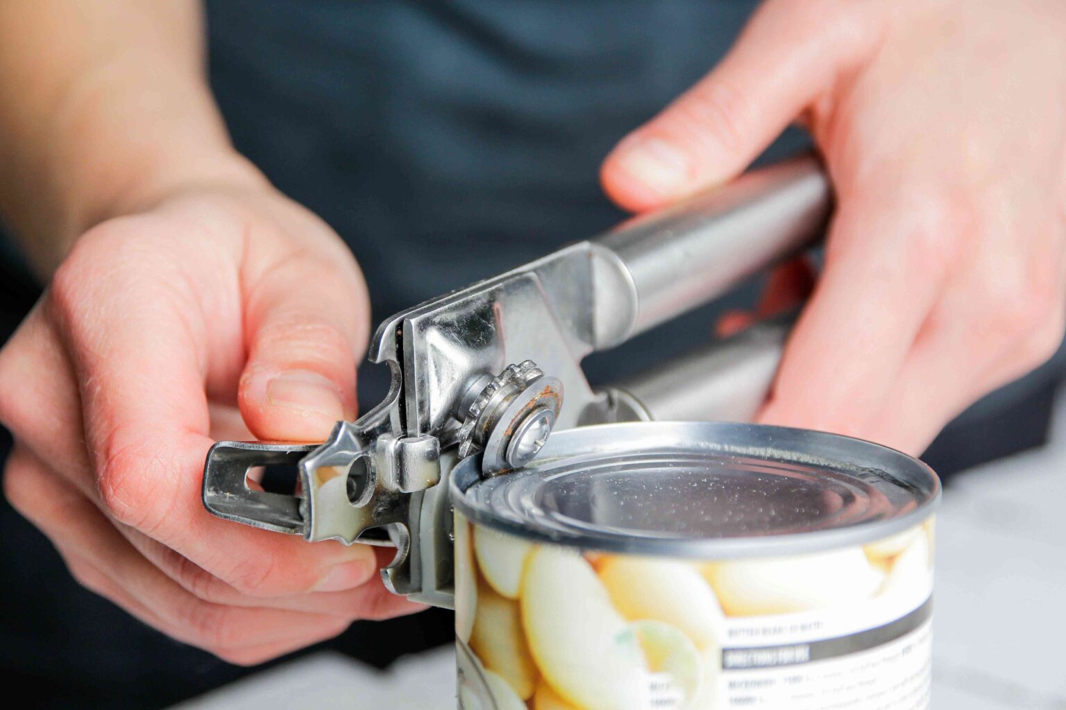 La chose n°1 que les diététistes disent que vous devriez toujours faire avant de manger ou de cuisiner des haricots en conserve La chose n°1 que les diététistes disent que vous devriez toujours faire avant de manger ou de cuisiner des haricots en conserve