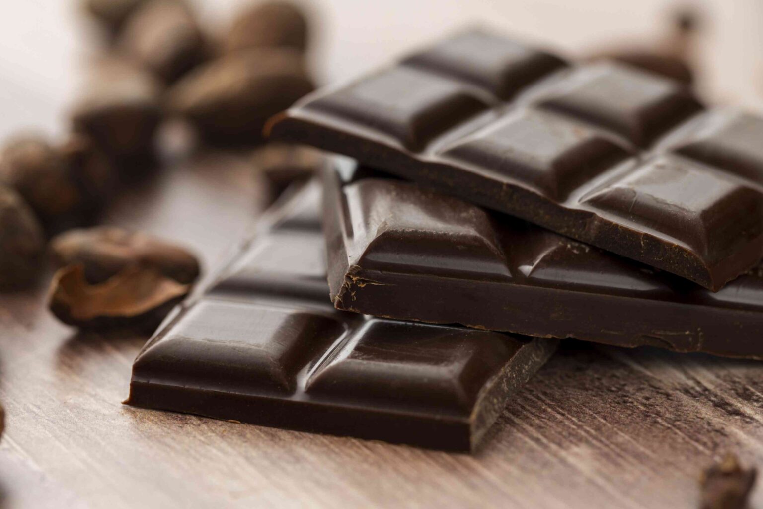 Une étude révèle des bienfaits surprenants pour la santé en mangeant du chocolat noir chaque semaine