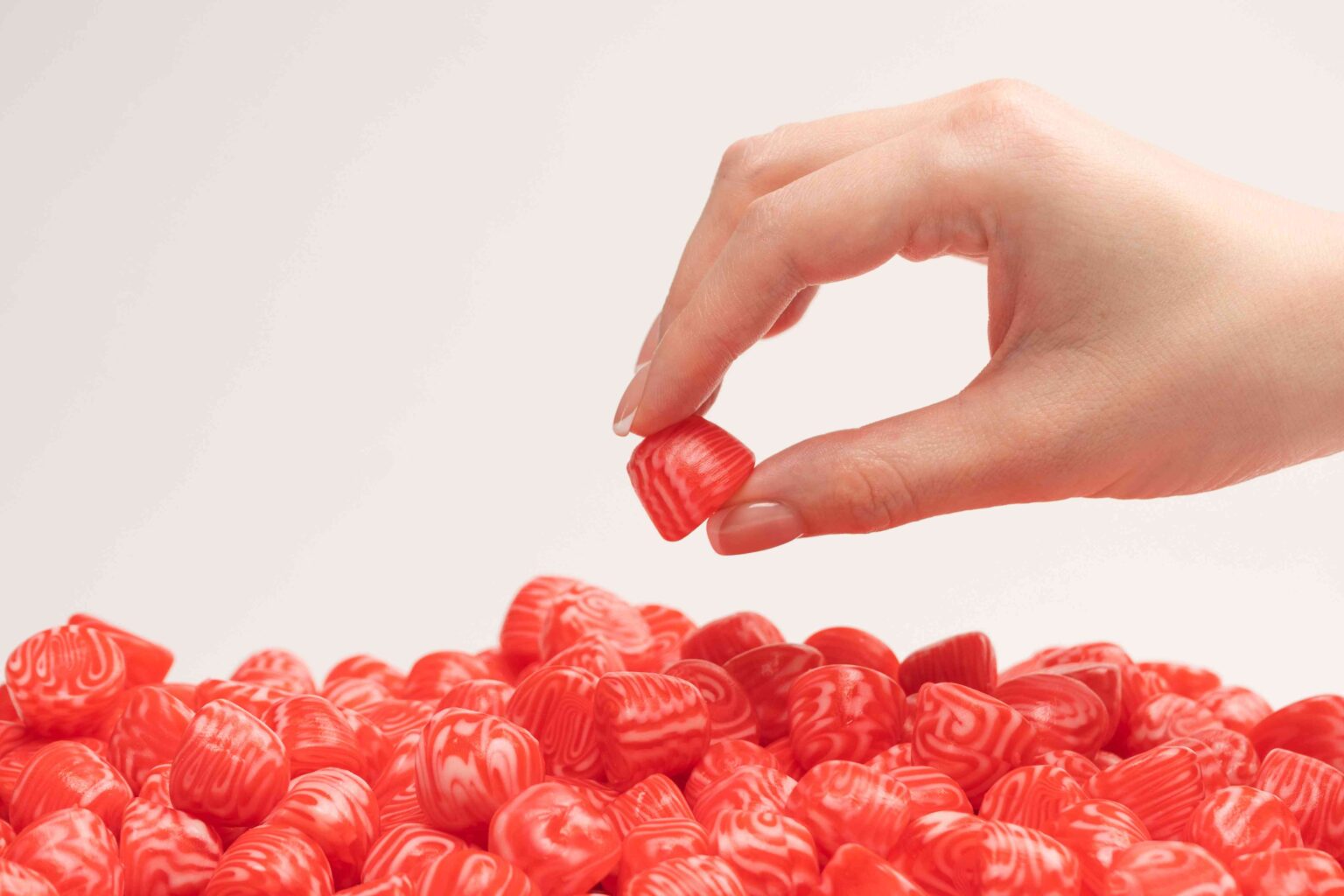 La FDA interdit le colorant rouge n°3 dans les aliments, plus de 30 ans après qu'il ait été associé au cancer chez le rat La FDA interdit le colorant rouge n°3 dans les aliments, plus de 30 ans après qu'il ait été associé au cancer chez le rat