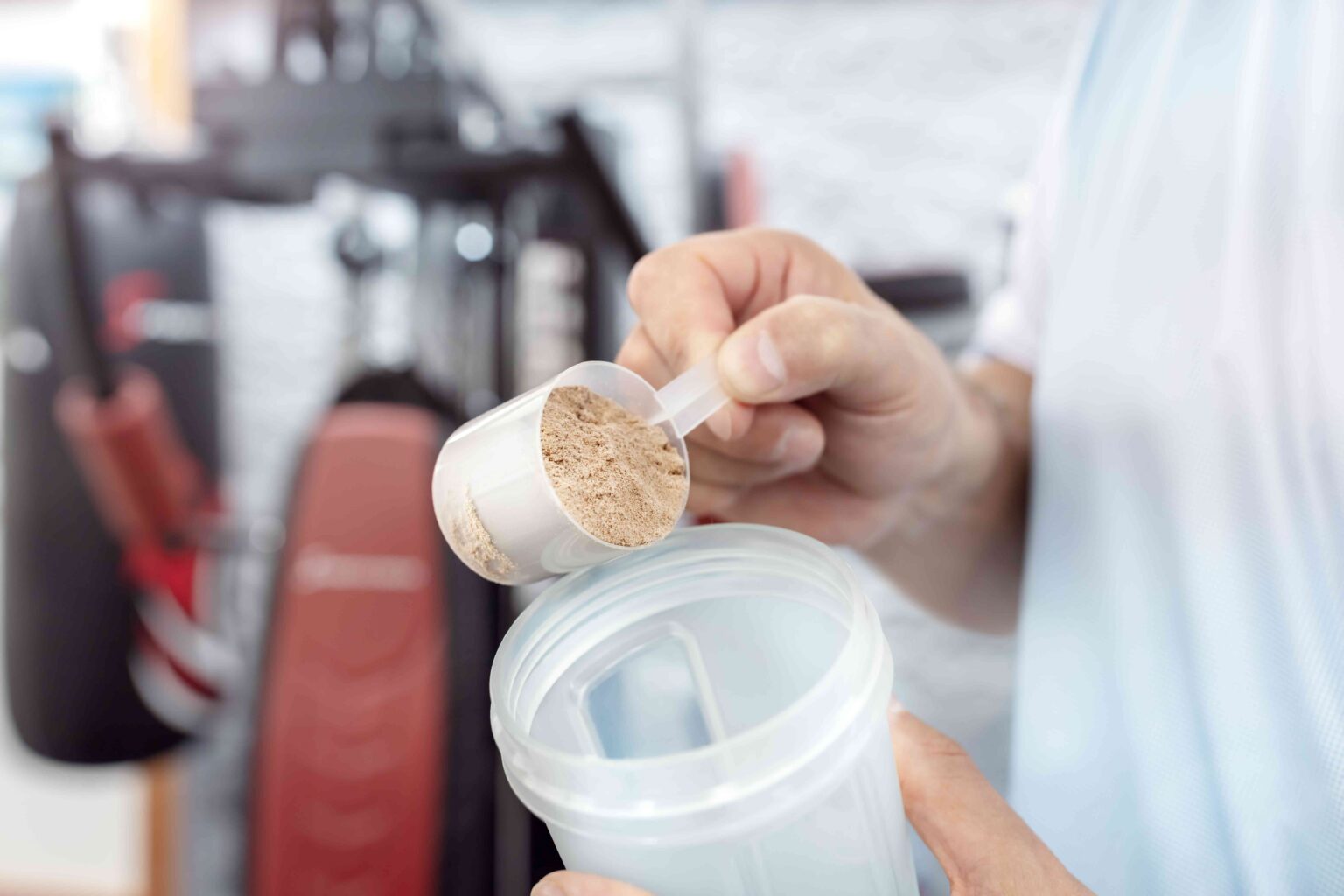 Un nouveau rapport révèle du plomb et du cadmium dans les poudres de protéines. À quel point devriez-vous vous inquiéter ? Un nouveau rapport révèle du plomb et du cadmium dans les poudres de protéines. À quel point devriez-vous vous inquiéter ?