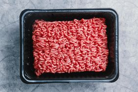 Boeuf haché dans l'emballage